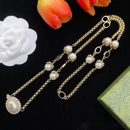 Ketting beroemde designer sieraden hete nieuwe hangers mannen vrouwen sieraden roestvrijstalen brief parels diamanten chian accessoires 7 stijlen liefdespaar ketting