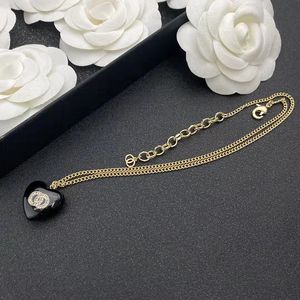 Ketting Fashion Women Designer kettingen Choker 18K GOUD GOLD MERK C-LETTER HANDER HARTEN Hartketen Crystal Statement Wedding Sieraden