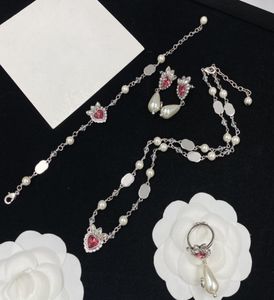 Collier pour les boucles d'oreilles de bijoux d'amour et la mode du bracelet pour les femmes à longue chaîne Supply5998699