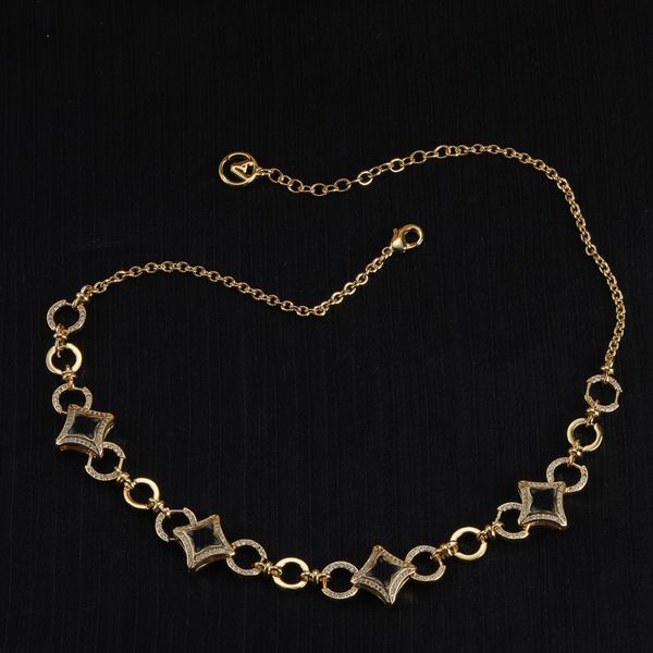 Collier Glamour Le créateur de mode conçoit un collier à chaîne épaisse en acier inoxydable pour les femmes vintage plaqué or pour l'amour à la main Bijoux