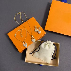 Ketting Hanger Hart Designer Armband Kraalketting Mode Oorbellen Goud Luxe voor Dames Mode Liefde Sieraden Origineel cadeau