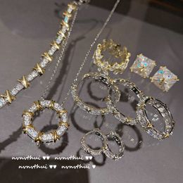 Collier, anneau, ensemble de bracelet, radieuse et radieuse, anneau de pierre précieuse croisée, bague en diamant mousseuse plaquée au zircon, bracelet à fleurs