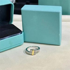 Collar anillo pulsera de diseñador collar de diseñador aretes de diseñador Moda Noble Elegante Brillante Dos colores cobre Chapado en oro Chapado en plata