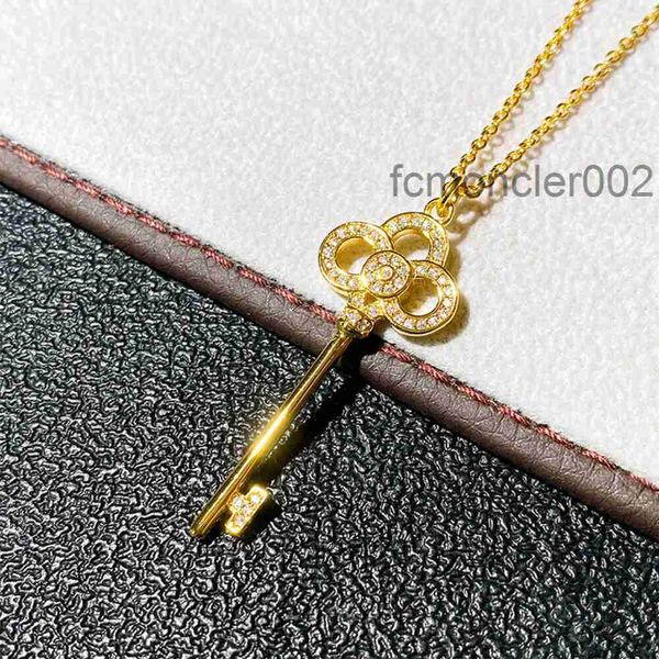 Collier T Series V Gold High Quality Luxury Heart Crown Key Collier Fashion's Fashion's Versatile Full Diamond Diamond Pull Chain de chaîne J4OC