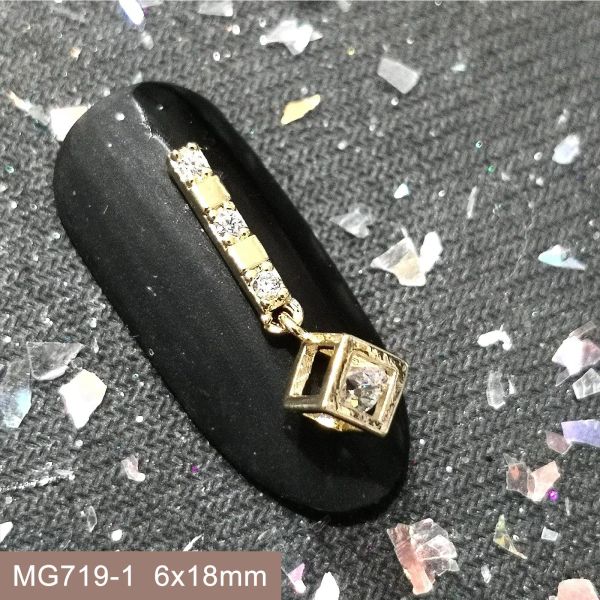 Colliers 10 pièces MG719 Cube cadre pendentif gland Zircon Nail Art cristaux bijoux strass ongles accessoires fournitures décorations charmes