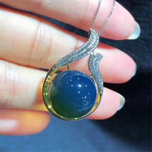 Colliers 16 mm Collier d'ambre bleu naturel PENDANT POUR FEMMES DADY Men cadeau Crystal Stone Round Perles