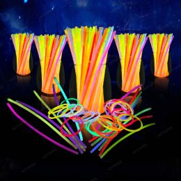 Colliers 20/50 / 100pcs Glow Sticks Fluorescence Party Supplies Glow Colliers Bracelets for Neon Party Decorations Halloween Wedding Decor
