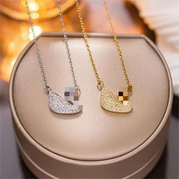 Colliers 2023 Mode Femmes Pendentif Yswarjovski Light Y2K Collier de cygne en cristal blanc Cadeaux pour les filles