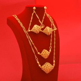 Kettingen 24K GOUD GOLDE LUXUE DUBAI SIERAEN SETS VOOR DRAMMEN Wedding Geschenken Bridal Ketting Oorbellen Sieraden Set voor vrouwen