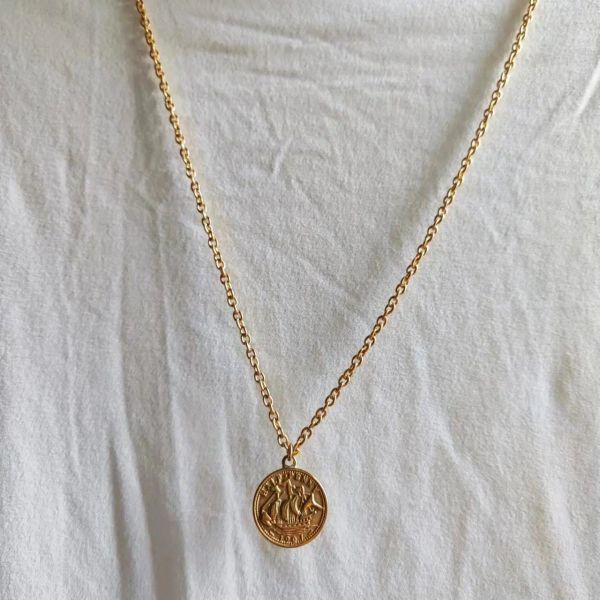 Collares Collar de cadena de titanio puro en forma de oro de 3.0 mm con monedas de monedas de moneda Vintage Cadena de suéter colgante de cabeza humana