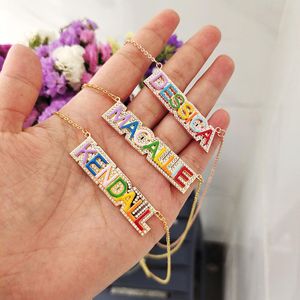 Kettingen DODOAI 2021 Emaille Aangepaste Naam Ketting Regenboog Naambord Zirkoon Hanger Kettingen Mode-sieraden Voor Vrouwen Gepersonaliseerde Geschenken