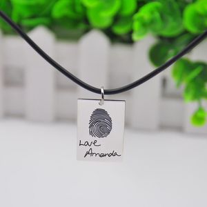 Colliers gravé votre collier d'empreintes digitales personnalisé timbre écrit à la main collier rectangle charme hommes pendentif signature bijoux commémoratifs