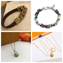 Kettingen voor vrouwen vergulde brief oorbellen sierlijke gouden armbanden gepersonaliseerde initiële tag hanger ketting trendy sieraden voor vrouwen meisjes