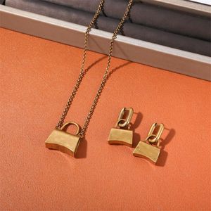 Kettingen Franse Ins Stijl Oud Goud Kleur Tas Oorbellen Licht Paleis Retro Ketting Barok Street Trend Mode AllMatch Sieraden Cadeau