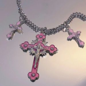 Colliers Gothic Pink Cross Collier Y2K Zircon Punk Pendant Collier Grunge Heart Cross Collier pour femmes Accessoires de bijoux