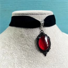 Colliers Gothic Vampire Cameo Charme Collier Vintage Velvet Choker Femmes Pagan Witchcraft Jewelry Accessory Gift Blood Red Pendant Choker