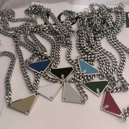 Colliers bijoux de luxe de haute qualité livraison gratuite bijoux designer emballage originalrada Pjia collier triangle inversé pendentif en métal
