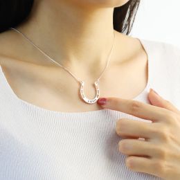 Kettingen Hoefijzerketting Pas de naam aan Gepersonaliseerde Sterling zilveren sieraden Gelukkig voor paardenliefhebber