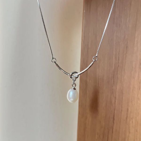 Colliers légers luxe exquis corde torsadé nœud collier de perle de la chaîne de collier féminin 925 argent sterling minimaliste Ins Gold