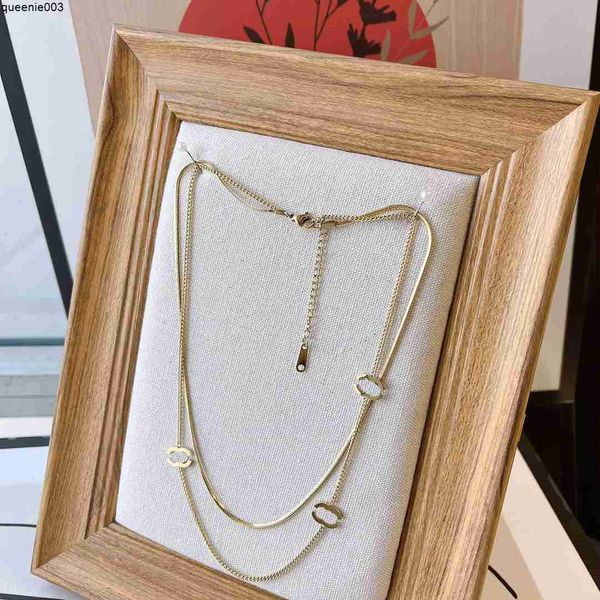 Collares Diseñador de lujo Doble capa Serpiente Collar negro Gargantilla Cadena Chapado en oro Calidad Carta de acero inoxidable para joyería de mujer