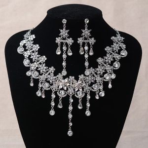 Kettingen luxe zilveren kleur kristalbloemen bruids sieraden set voor dames statement ketting oorrange strass tiara bruiloft accessoires