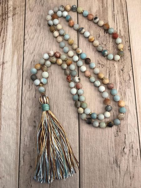 Colliers Collier de perles d'amazonite mat 108 collier de perles Mala noué à la main bijoux de méditation Long gland de soie Yoga Mala bijoux