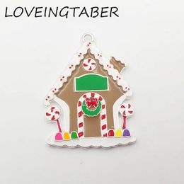 Colliers les plus récents 45 mm * 35 mm 10pcs / lot Full Emgel's Santa's Workshop Pendent For Kids