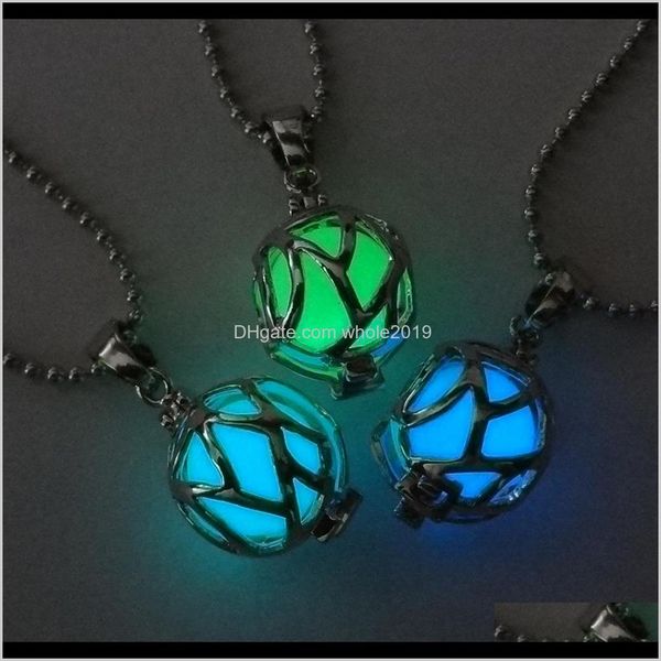 Colliers Pendants Drop Livrot 2021 Il peut ouvrir un pendentif en forme de football creuse bijoux de collier de perle lumineux pour hommes et femmes