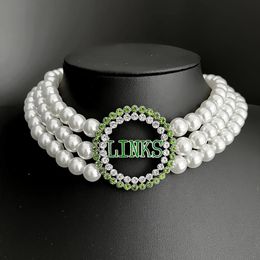 Colliers liens de personnalité incorporés société de sororité INC, breloque en strass vert, collier de perles à trois couches, ras du cou