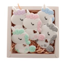 Colliers QHBC 10 pièces Silicone licorne bébé dentition rongeur sans BPA nouveau-né collier de dentition pendentif infantile mâche infirmière cadeau jouets cheval