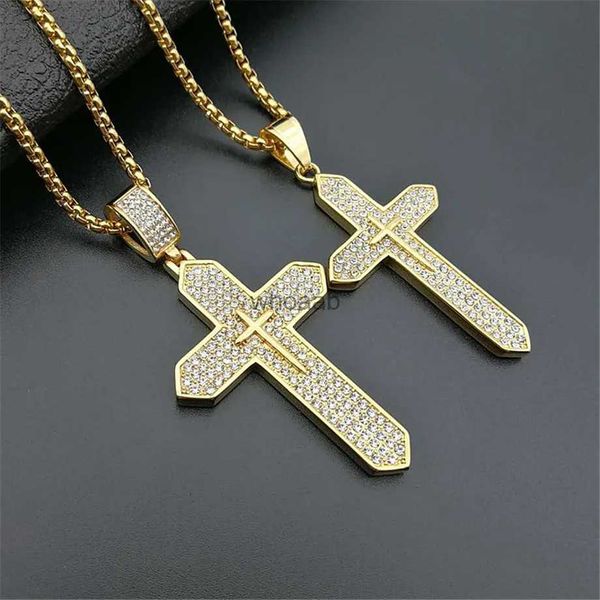 Colliers religieux glacé Bling croix pendentifs colliers femmes hommes mâle 14k jaune bijoux chrétiens 240228