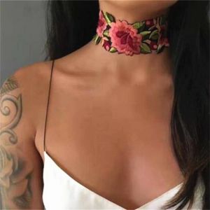 Colliers romantiques Big Rose Flower Choker Collier Sexy Colliers de broderies réglables Sexe Femmes Femmes Mélite Bijoux Bijoux