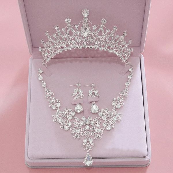 Colliers Taobao offre spéciale nouvelle mode collier de mariée chapeaux trois pièces couronne accessoires de mariage ornements Spot en gros