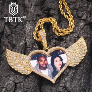 Collares TBTK Love Wings foto colgante foto personalizada Zirconia cúbica joyería de moda hombres y mujeres 2020 nuevo estilo Envío Directo