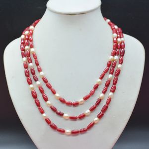 Colliers le dernier.3 couches de corail rouge naturel.Collier de perles.Les bijoux de mariage de mariée les plus populaires en Europe 1823 