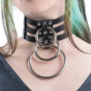 Colliers Uyee Metal Spike Choker Collier Fomen Women Pu Le cuir collier Round Pendant Harajuku Punk Rock State Bijoux Goth Goth Accessoires