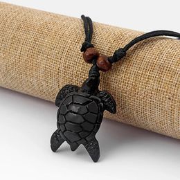 Colliers en gros 12pcs résine Yak os noir tortue de mer pendentif collier surf bijoux pour homme wwomen
