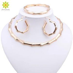 Colliers Femmes Nouveaux ensembles classiques Collier Bijoux Fashion Fashion Tendy Luxury Boucles d'oreilles Jewelry Set Lady Style Italien African Ladies Part