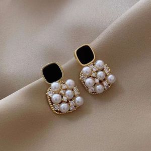 Aiguille coréenne carrée perle femelle Style creux conception avancée sens boucles d'oreilles et boucles d'oreilles