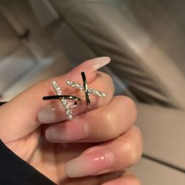 Aguja s sier coreana edición Instagram joyas de oído de estilo elegante elegante con aretes de alta calidad y pequeños pendientes de multitudes para mujeres Ier Tyle Mall anillos