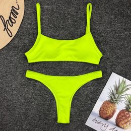 Nombre de maillots de bain vert jaune néon Femmes sexy solide push up Micro Bikini 2024 Brésilien Summer Beach Bathing Fssue string Swimwear Biquini 240327