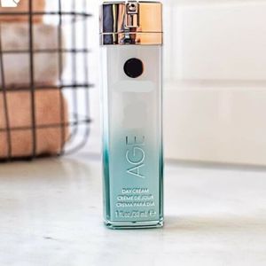 Neora Age IQ Nerium AD Crema de noche y cremas de día 30 ml Loción para el cuidado de la piel Crema Caja sellada con logotipo Calidad superior en stock envío rápido