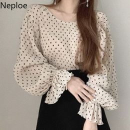 Neploe coréen hauts élégant en mousseline de soie femmes vêtements printemps O cou évasé à manches longues Blouse à pois plissé lâche Chic chemises 210422