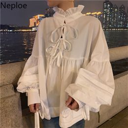 Neploe zoete stand nek pop shirt vrouwelijke herfst koreaanse bladerde blouse kruis lace up wit zwart vrouwen top blusas lj200810