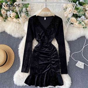 Neploe V Cou À Manches Longues Pull Robe Femmes Taille Haute Hip Cordon Conception Skinny Robes Bling Party Robe Noire Hiver 210423