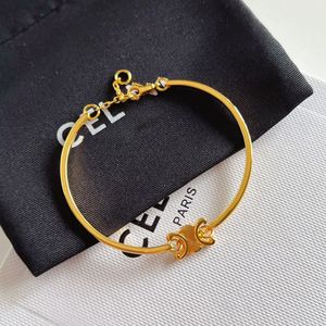 Ner Bracelet Luxury Designer Bracelets for Women Charms Gold Bracelets Fashion Temperament Premium Incolore incolore Cadeau de souvenirs de vacances à la mode