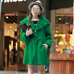 Nerazzurri hiver manteau en fausse fourrure femmes avec grande capuche à manches longues, plus la taille veste vert luxe plissé femme fausse fourrure survêtement 201029