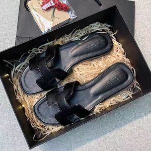 Net rode slippers vrouwelijke zomer platte mode slijtage leer nieuwe H sandalen Koreaanse versie van strandreizen flip-flops