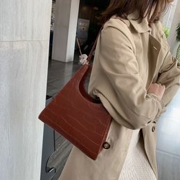 Shi tou wen – petit sac rouge en filet, nouveau Design de Niche, sac à bandoulière sous les bras, minimaliste, Vintage, Hand272D, automne 2020