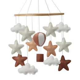 Nursery Decor Decor Balon à air mobile pour les étoiles de berceau et les nuages 240411